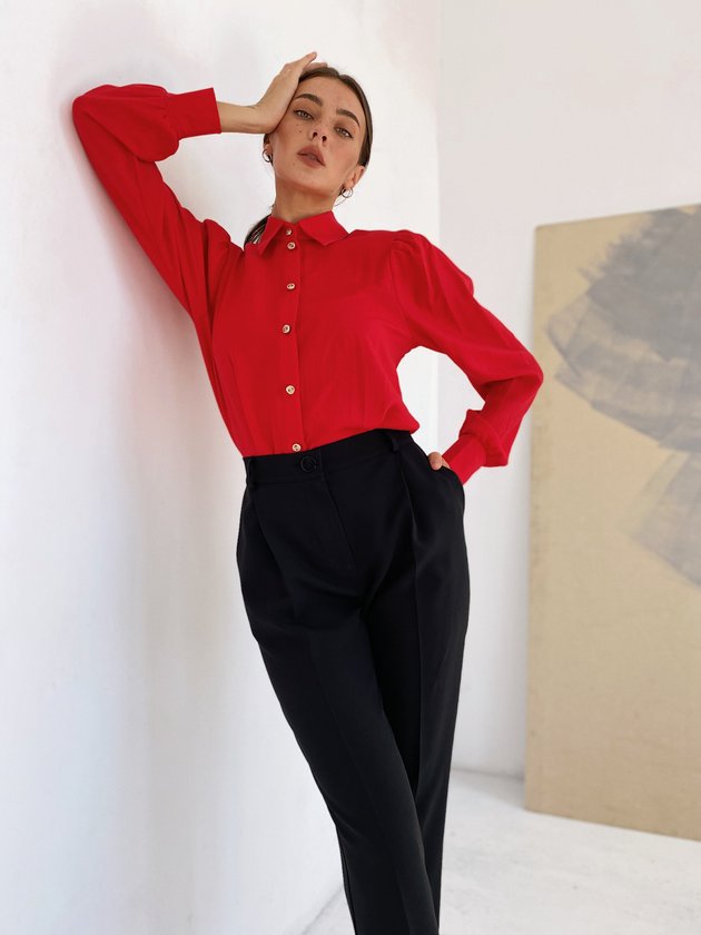 Блуза жіноча червоного кольору