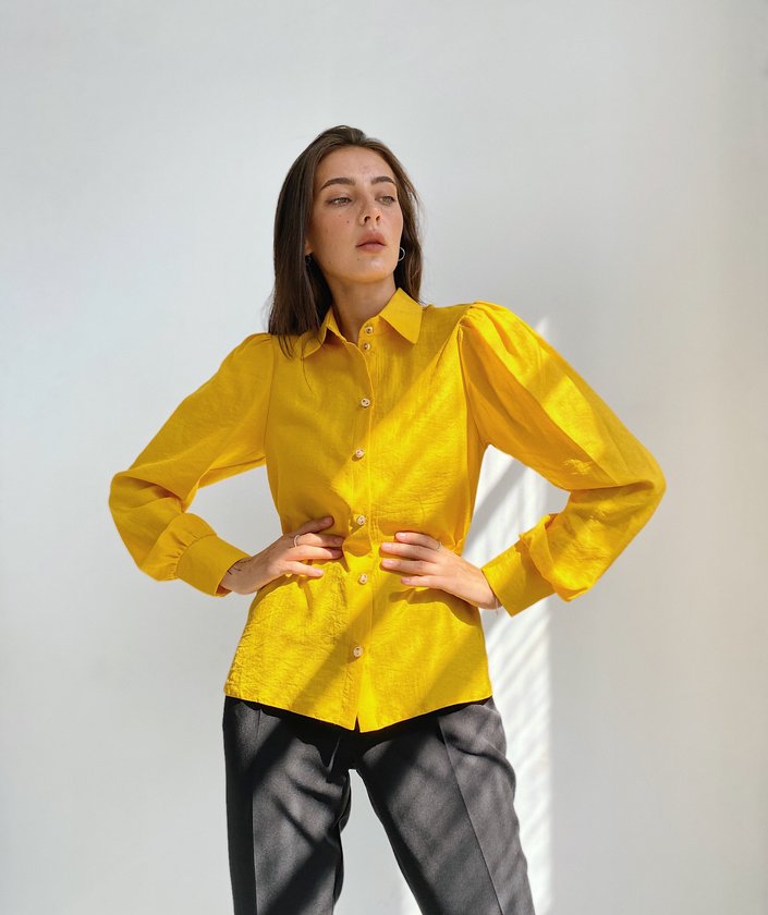 Блуза жіноча жовтого кольору